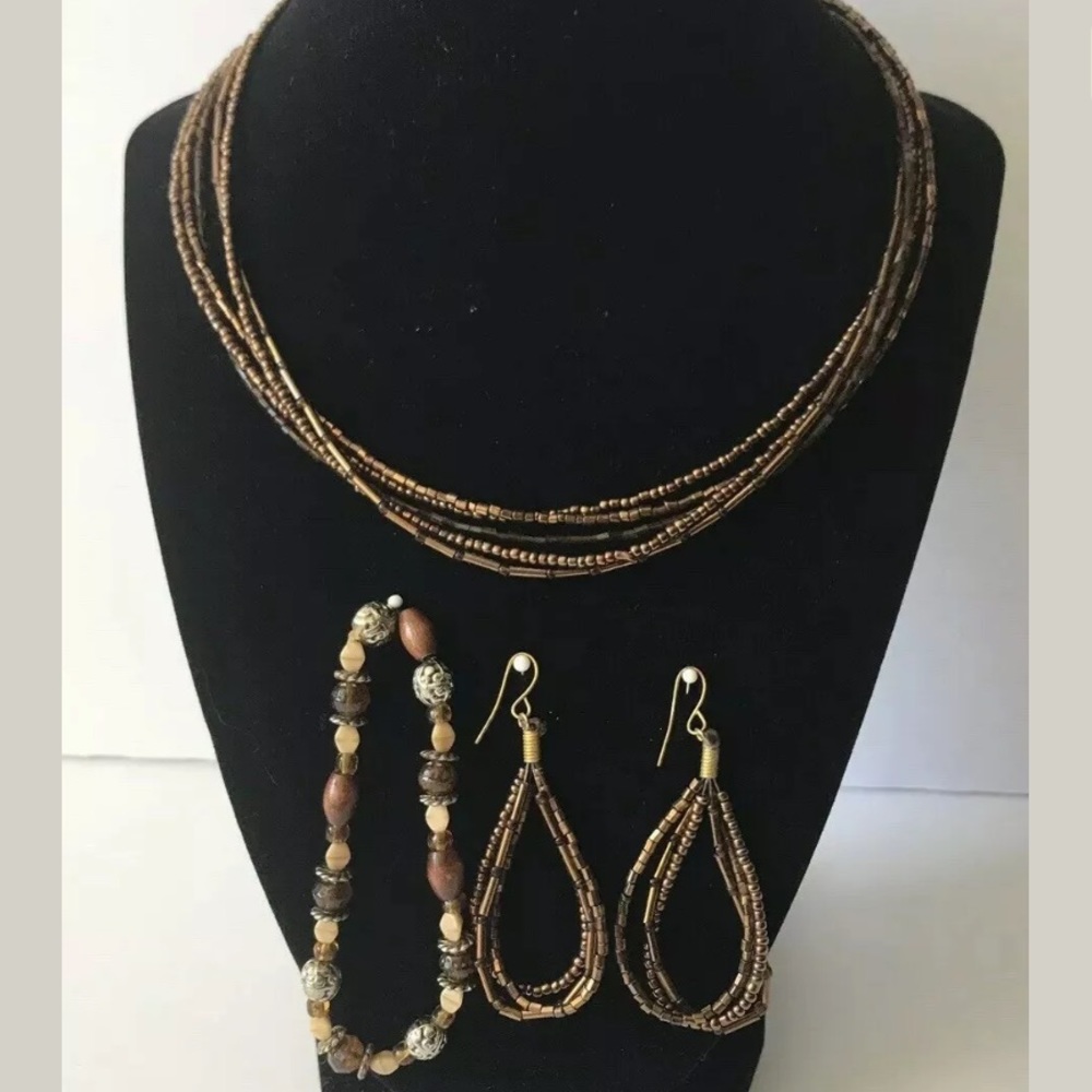 🌻2/$10 or 4/$20 Necklace, earring, bracelet set